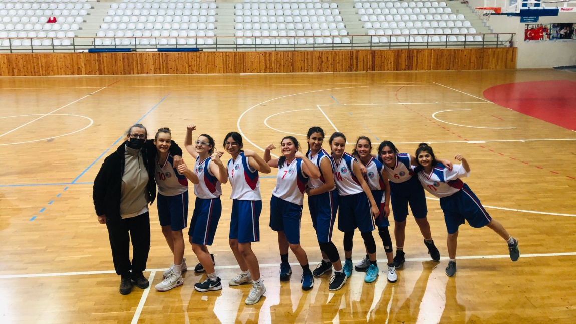 Yıldız Kızlar Basketbol Takımımız İlk Maçında Galibiyet Kazandı